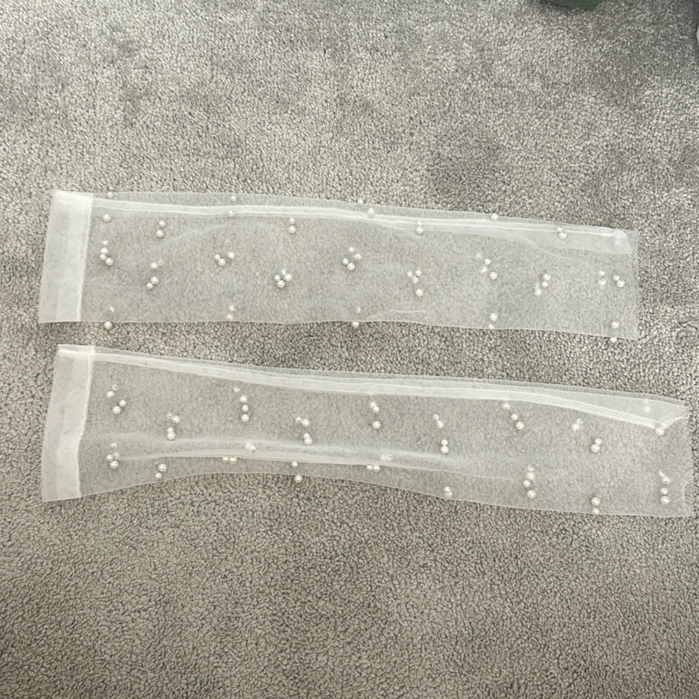 Sheer Pearled Gloves